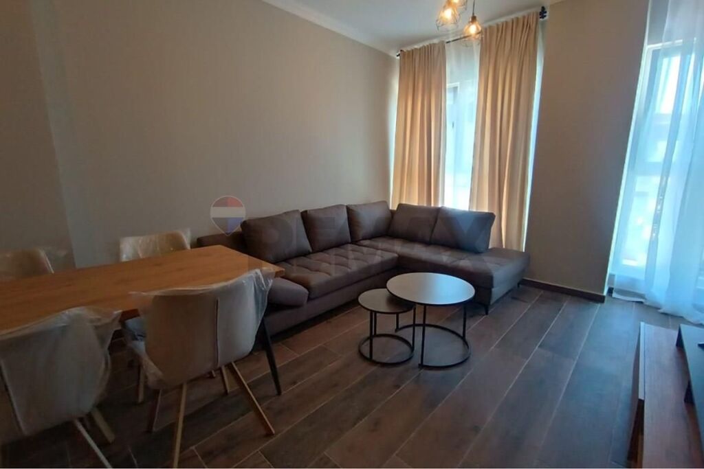 Appartamento in affitto ad Aura Complex, Tirana, 70 m²