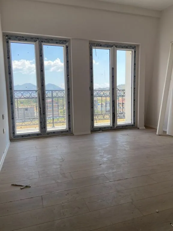 Apartament 2+1 në shitje në Sauk i Vjetër, Tiranë, 103 m². Foto 1 nga 6