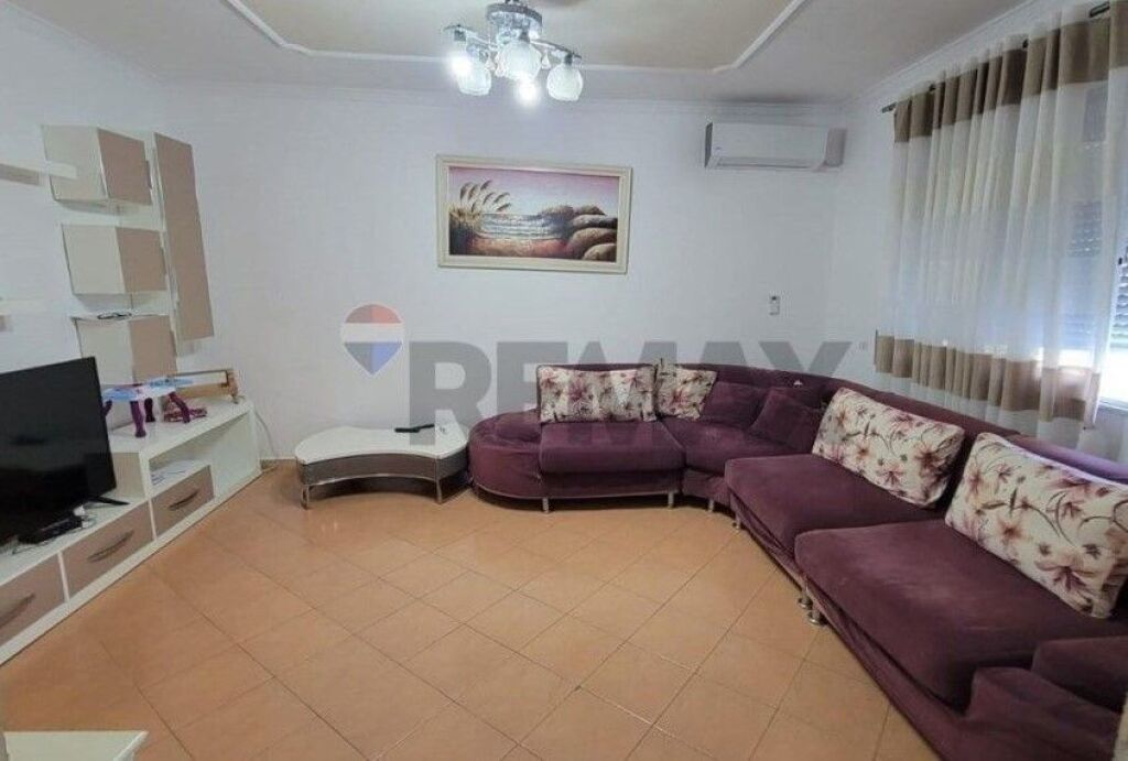 Apartment for rent in Oxhaku, Tirana, 90 m²