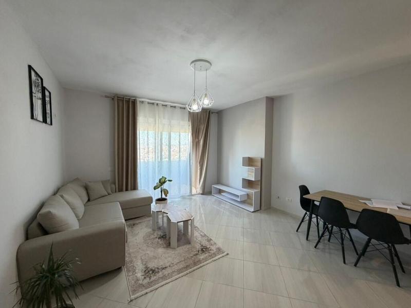 Appartamento 1+1 in affitto a Vala Park, Durazzo, 63 m²