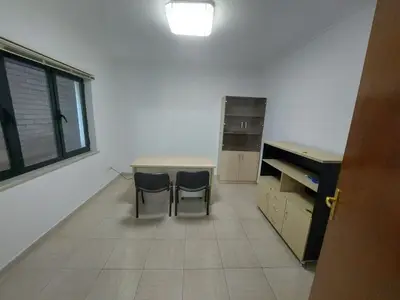 Ufficio in affitto a Rruga Perlat Rexhepi, Tirana, 100 m². Foto 2 di 6