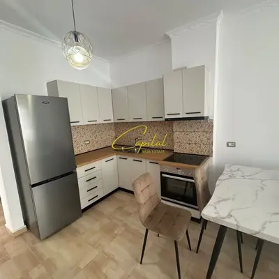 Appartamento 3+1 in affitto a Materniteti i Ri, Tirana, 150 m². Foto 3 di 8