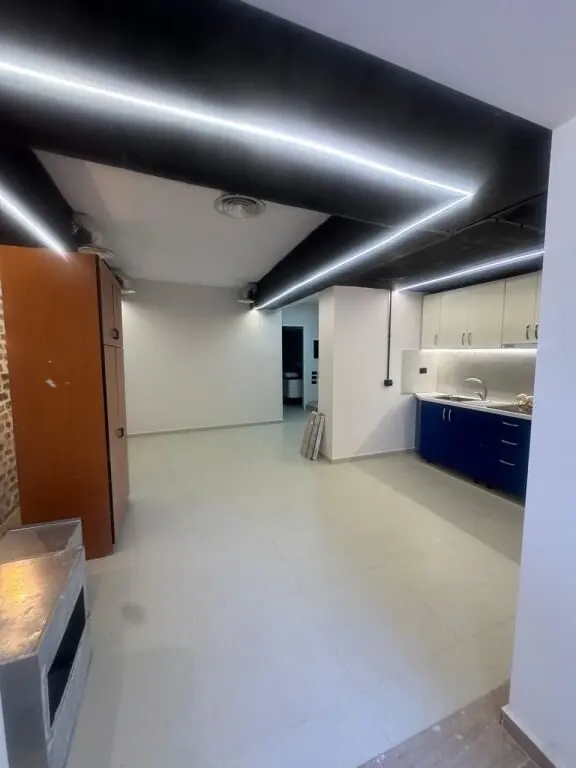 Ufficio in affitto a Vasil Shanto, Tirana, 100 m²