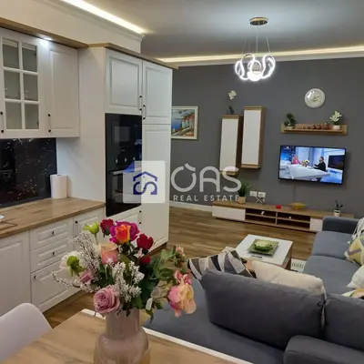 Apartament 1+1 me qera në Blloku, Tiranë, 70 m². Foto 1 nga 10
