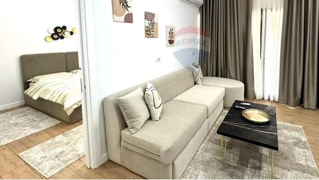 Appartamento in vendita ad Ali Demi, Tirana, 49 m². Foto 1 di 3