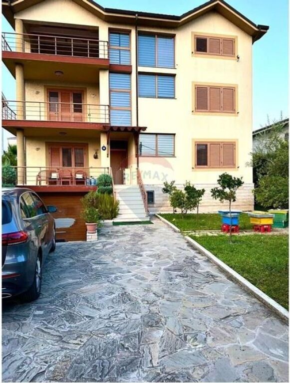 Vilë në shitje në Institut, Kamëz, 580 m². Foto 1 nga 3