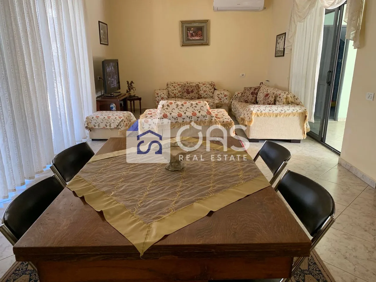 Apartament 3+1 me qera në Kodra e Priftit, Tiranë, 150 m². Foto 1 nga 10