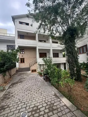 Villa in affitto a Vilat Gjermane, Tirana, 540 m². Foto 1 di 3
