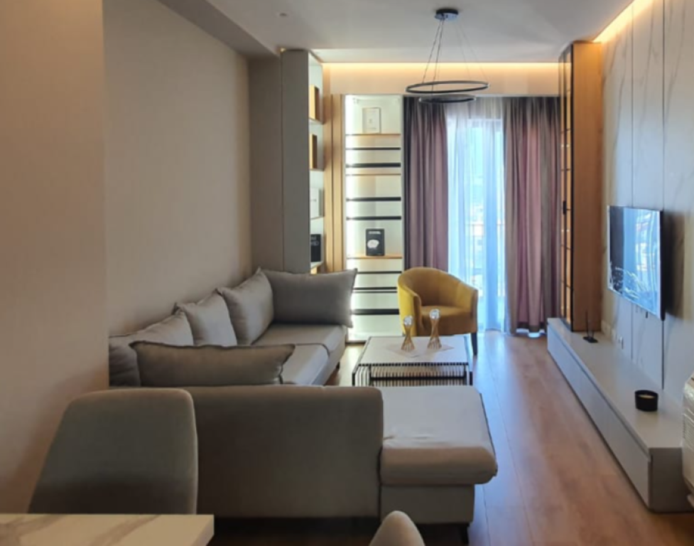Appartamento 1+1 in affitto a 21 Dhjetori, Tirana, 80 m²