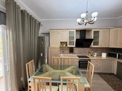 Appartamento 2+1 in affitto a Blloku, Tirana, 91 m². Foto 5 di 10