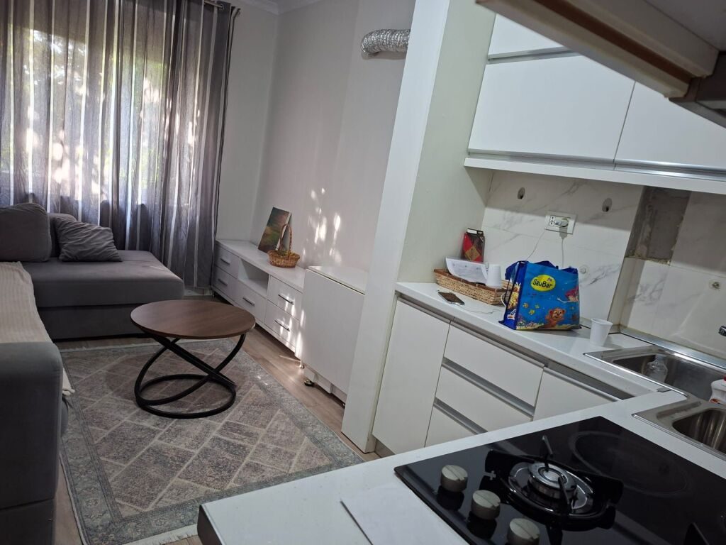 Apartament 2+1 me qera në Ura e Tabakëve, Tiranë, 90 m². Foto 1 nga 5