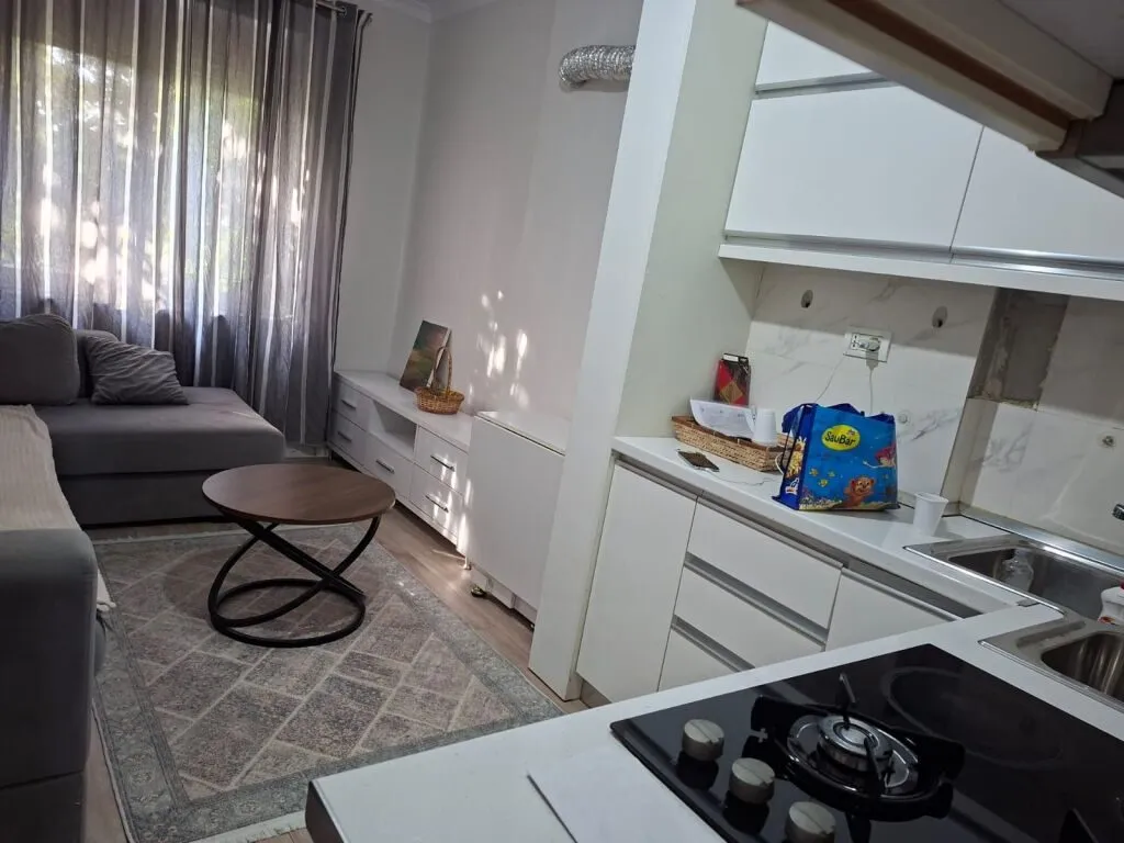 Appartamento 2+1 in affitto ad Ura e Tabakëve, Tirana, 90 m². Foto 1 di 5