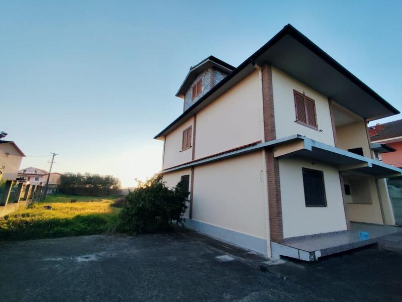 Vilë në shitje në Fushe Preze, Tiranë, 250 m². Foto 2 nga 4