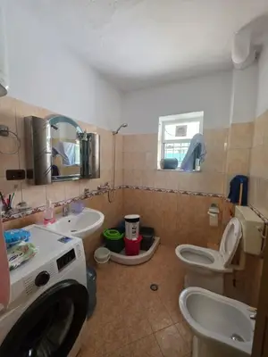Apartament 1+1 me qera në Rruga Dalip Zavalani, Tiranë, 60 m². Foto 2 nga 9