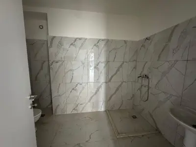 Appartamento 3+1 in vendita ad Ujësjellës Kanalizime, Durazzo, 140 m². Foto 7 di 8