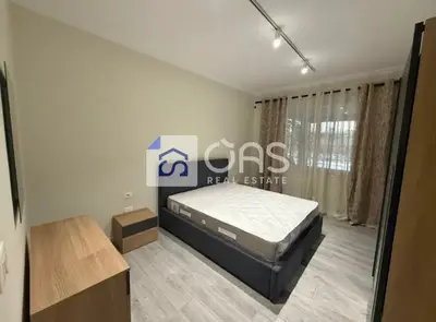 Apartament 2+1 me qera në Blloku, Tiranë, 80 m². Foto 2 nga 5