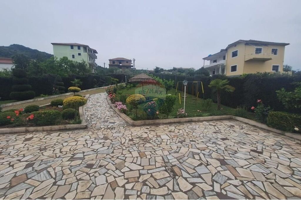 Villa for rent in Ndroq, Tirana, 144 m². Photo 2 of 3