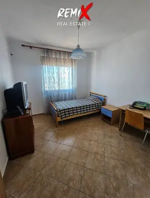 Apartment 3+1 for rent in Poliklinika, Durrës, 150 m². Photo 2 of 12