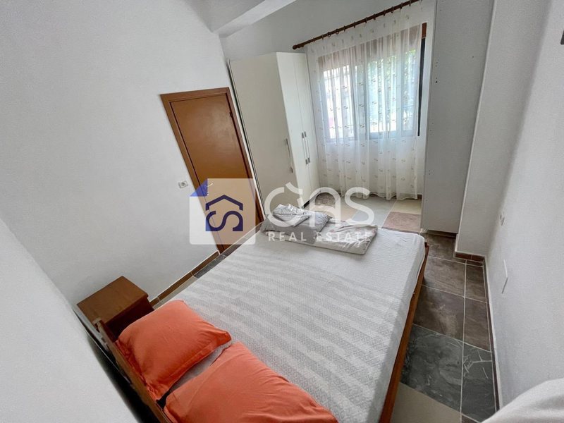 Apartament 2+1 me qera në 5 Maj, Tiranë, 95 m²