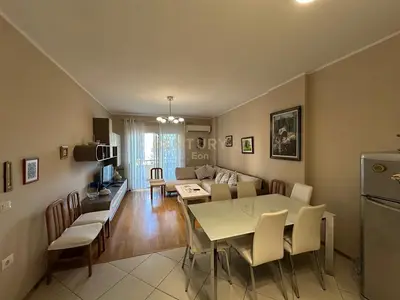 Appartamento 2+1 in affitto a Qendër, Durazzo, 107 m². Foto 1 di 12