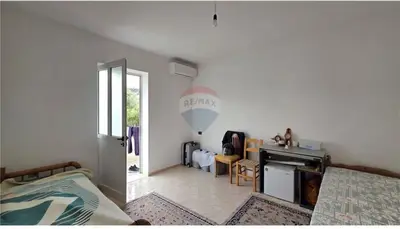Shtëpi private në shitje në Ish Fabrika e Tullave, Vlorë, 415 m². Foto 1 nga 12