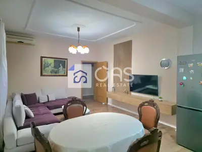 Apartament 3+1 me qera në Ish Fusha e Aviacionit, Tiranë, 169 m². Foto 2 nga 8