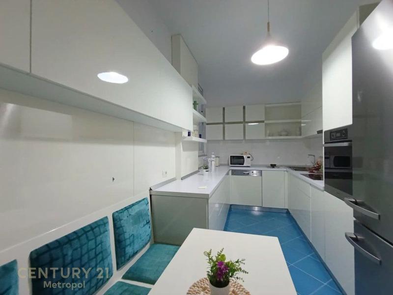 Apartament 2+1 me qera në Rruga Mujo Ulqinaku, Tiranë, 102 m². Foto 5 nga 7