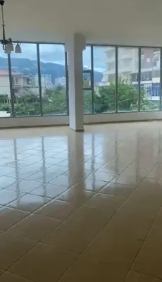 Ambient biznesi me qera në Klinika Bakaj, Vlorë, 174 m². Foto 1 nga 3