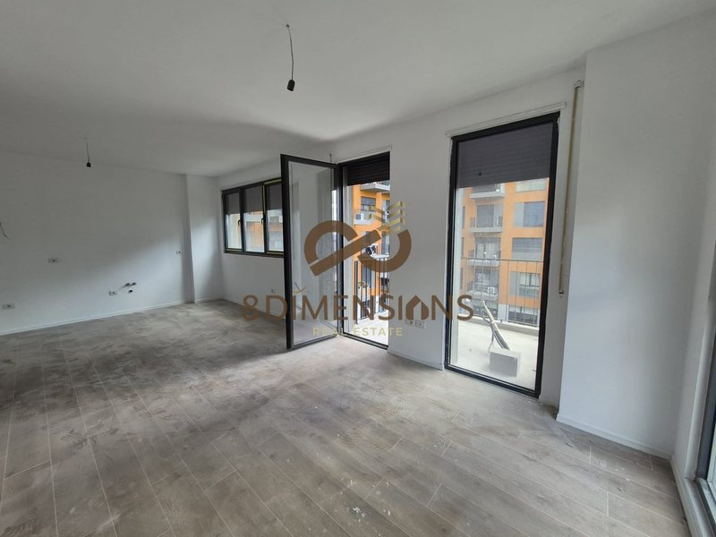 Magazzino 2+1 in vendita a Varri i Bamit, Tirana, 110 m²