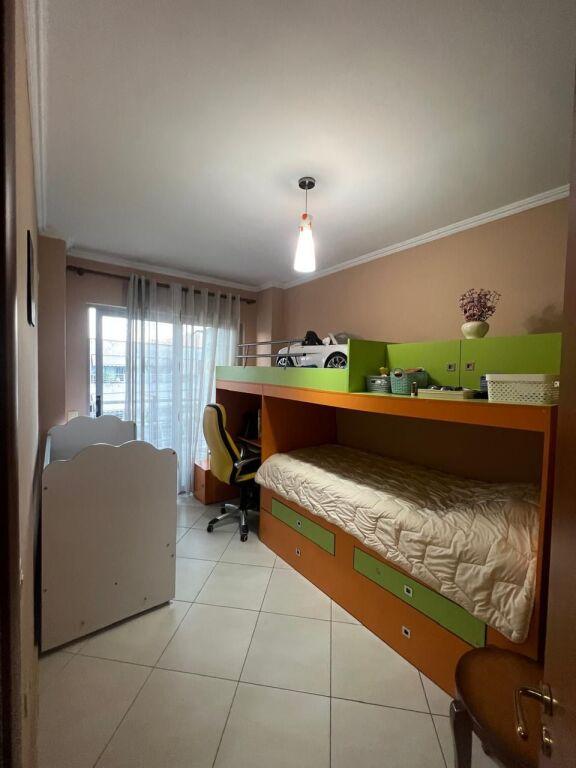 Apartament 2+1 në shitje në Komuna e Parisit, Tiranë, 90 m². Foto 7 nga 12