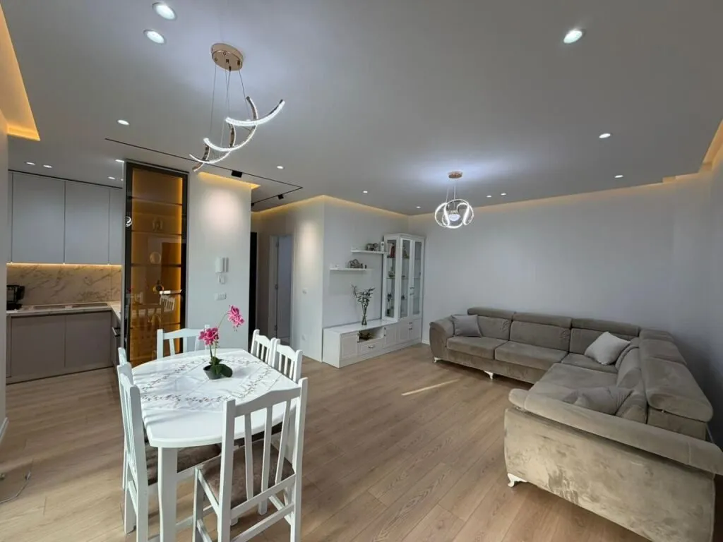 Appartamento 2+1 in affitto a Casa Italia, Tirana, 115 m². Foto 1 di 9