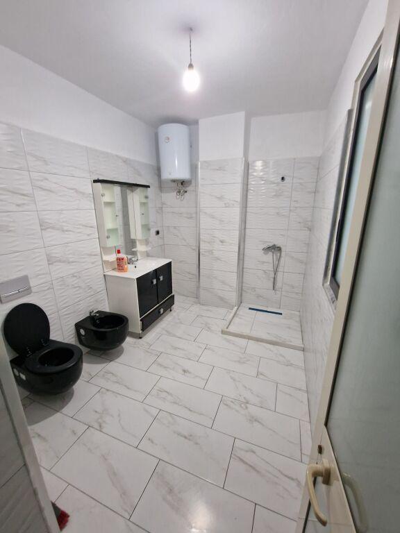 Apartament 2+1 me qera në Spitali Rajonal Durrës, Durrës, 80 m². Foto 10 nga 12