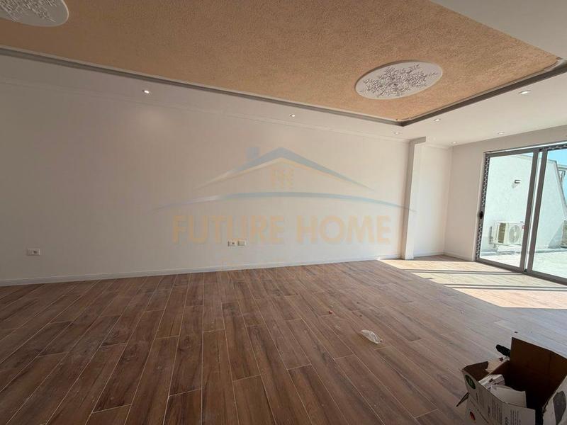 Appartamento 2+1 in affitto a Qendra e Formimit Profesional ish URT Durres, Durazzo, 87 m²