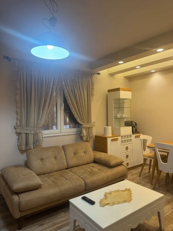 Appartamento 1+1 in affitto a Qyteti Studenti, Tirana, 65 m². Foto 2 di 3