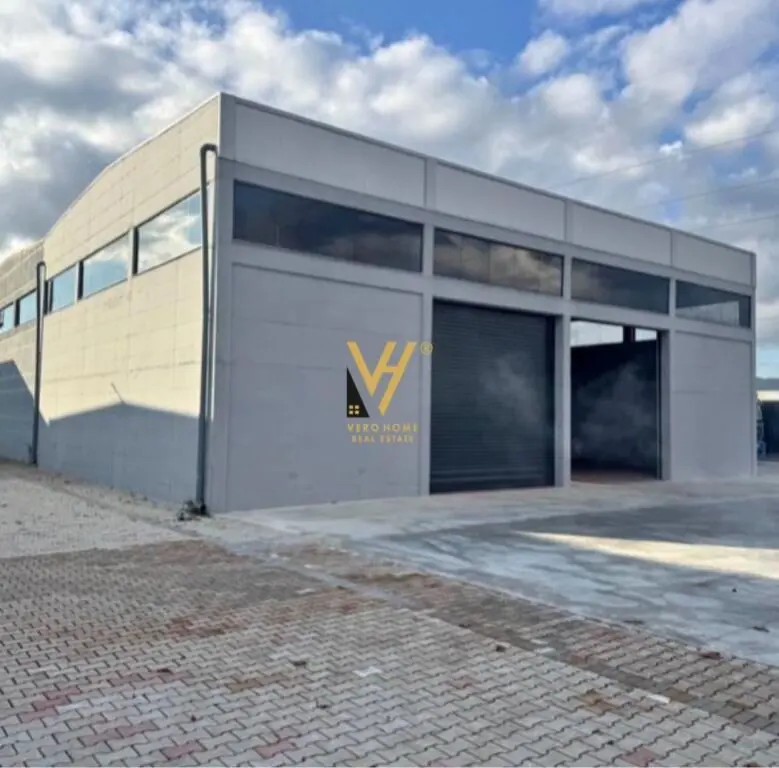 Magazinë me qera në Fushe, Krujë, 200 m²