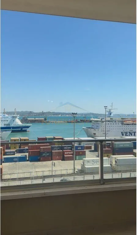 Appartamento 3+1 in affitto a Porti i Durrësit, Durazzo, 138 m². Foto 1 di 8