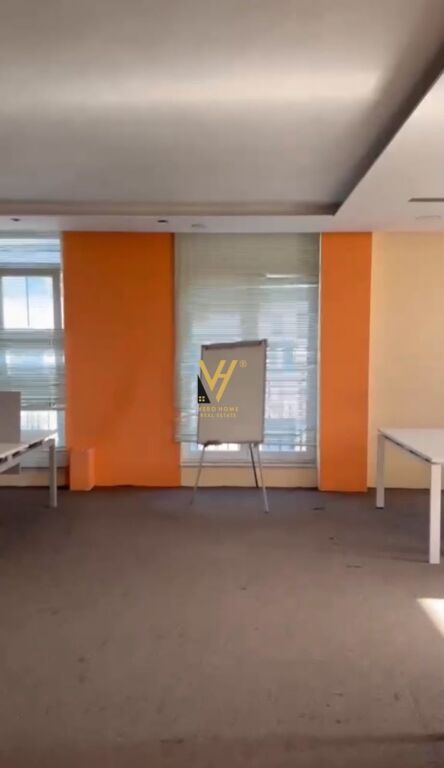 Zyrë me qera në Rruga 5 Maji, Tiranë, 400 m². Foto 2 nga 3