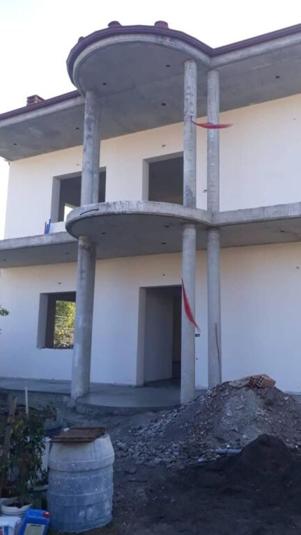 Shtëpi private në shitje në Rruga Sul Domi, Elbasan, 250 m². Foto 1 nga 3
