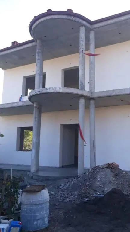 House for sale in Rruga Sul Domi, Elbasan, 250 m². Photo 1 of 3