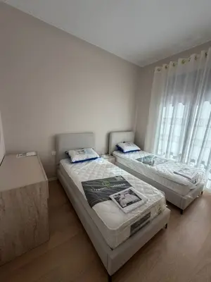 Apartament 2+1 me qera në Kompleksi Delijorgji, Tiranë, 114 m². Foto 7 nga 9