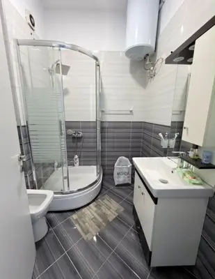 Apartament 2+1 në shitje në Komuna e Parisit, Tiranë, 115 m². Foto 8 nga 12