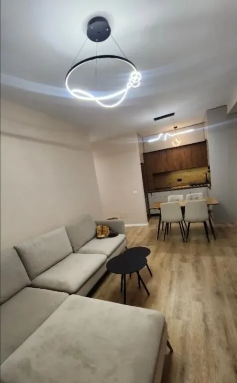 Apartament 2+1 me qera në Univers City, Tiranë, 92 m². Foto 1 nga 6