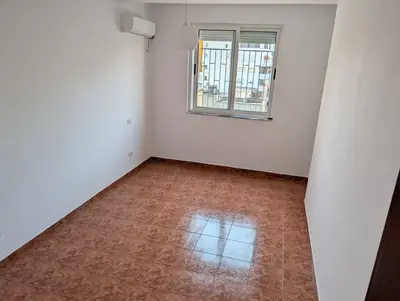Ufficio in affitto a Rruga Him Kolli, Tirana, 97 m². Foto 1 di 5