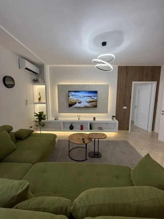 Appartamento 1+1 in affitto a Liqeni Thatë, Tirana, 70 m²