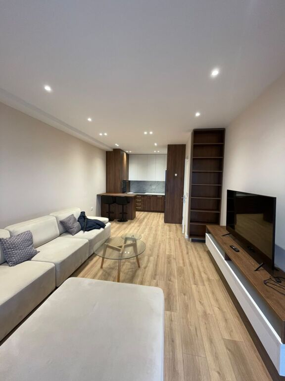 Apartment 2+1 for rent in Rruga 5 Maji, Tirana, 125 m². Photo 2 of 3