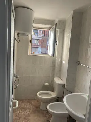 Appartamento 2+1 in affitto a Stacioni i Trenit, Tirana, 75 m². Foto 6 di 6