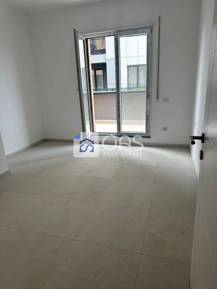 Ufficio in affitto a Bulevardi i Ri, Tirana, 105 m². Foto 1 di 4