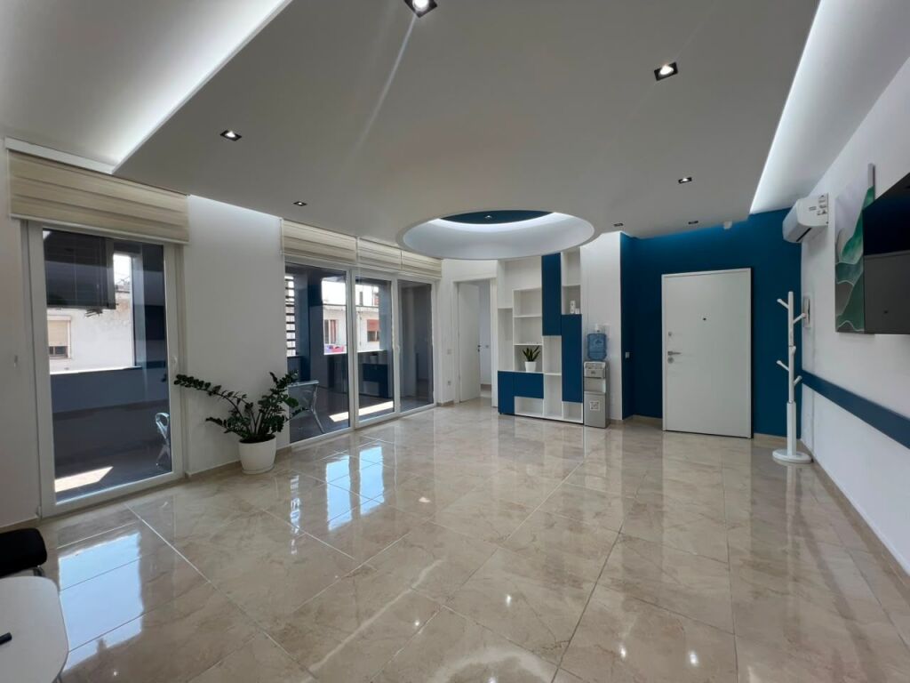 Ufficio in affitto a Rruga e Durrësit, Tirana, 130 m². Foto 1 di 3