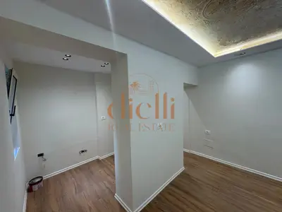 Studio for sale in Brraka, Tirana, 34 m². Photo 2 of 4