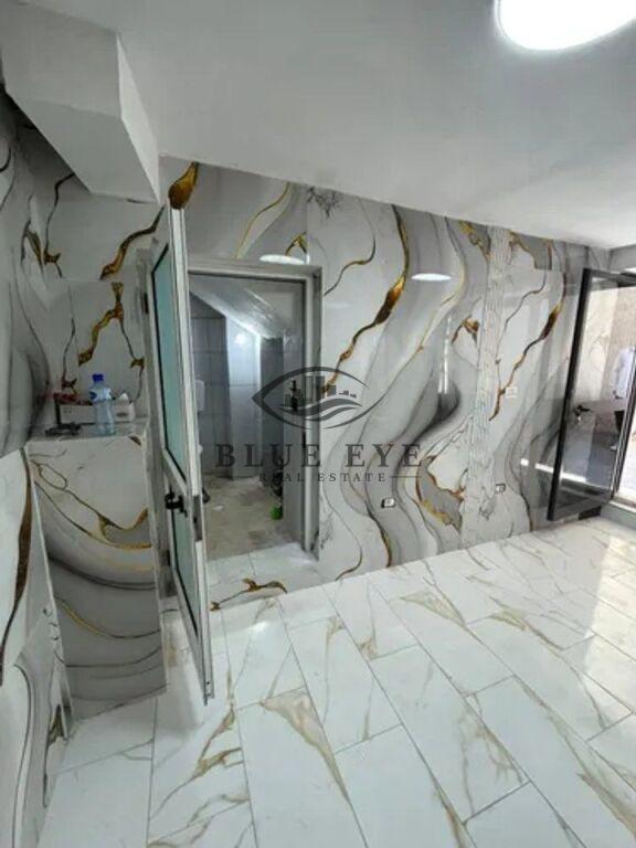 Locale commerciale in affitto a Rruga e Dëshmorëve, Durazzo, 20 m²